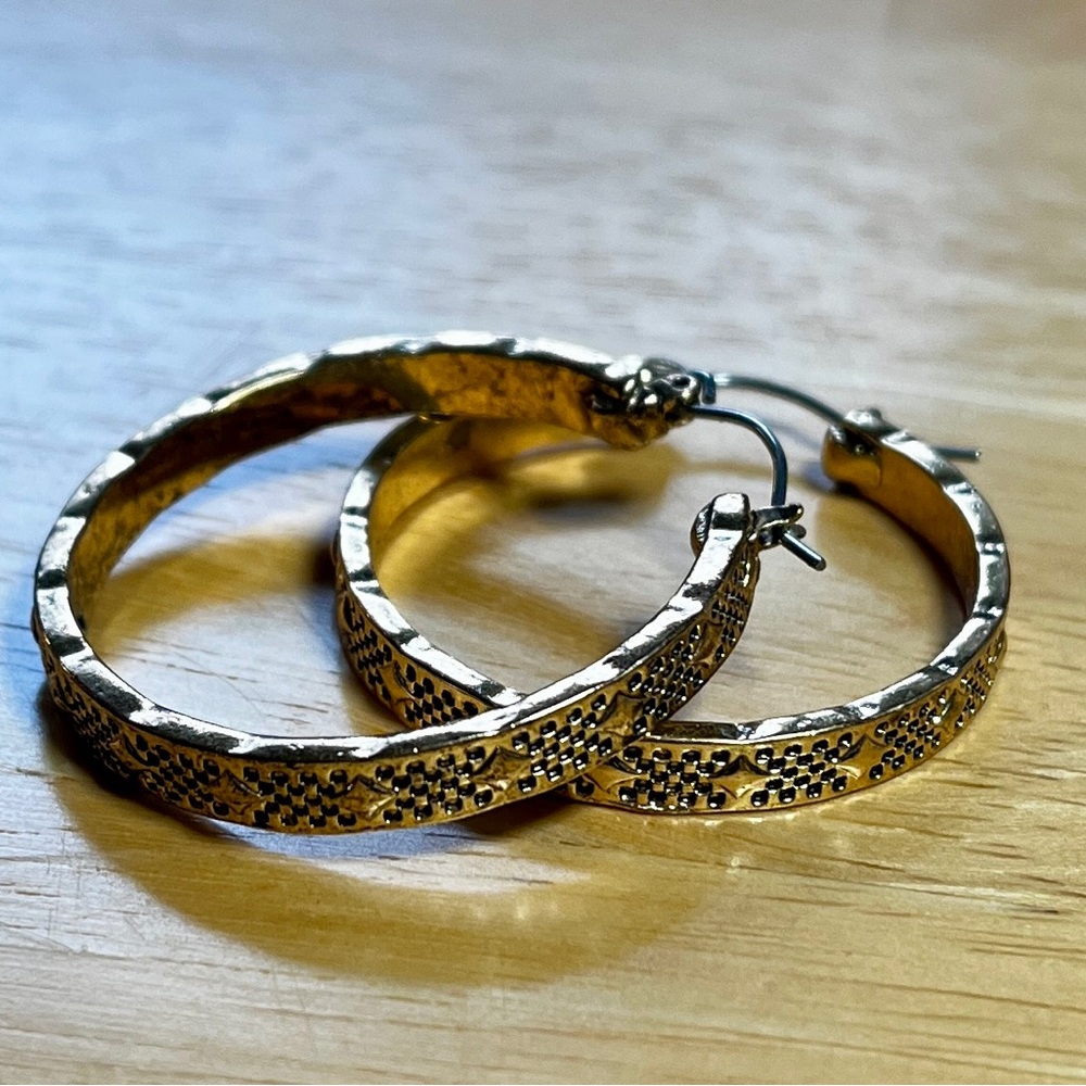 Textured Gold Hoop fashion Earrings